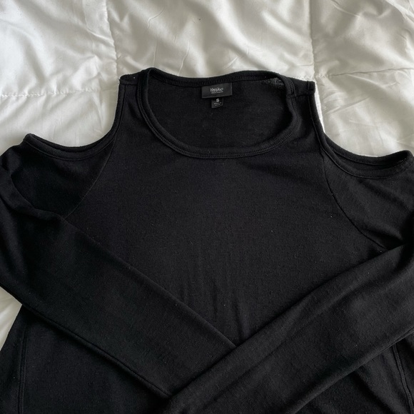 Cold Shoulder Sweater - Picture 2 of 5